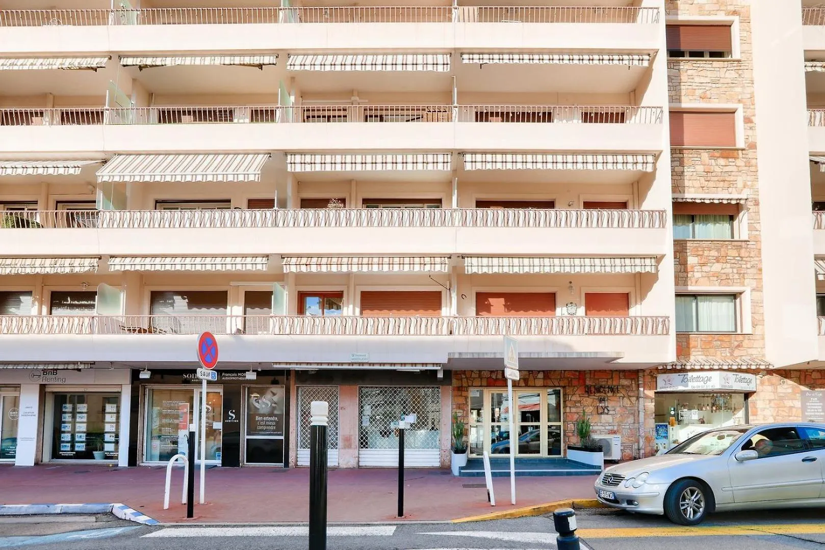 Le Petit Fleury - Balcony, Calm In Cannes 0*,  France